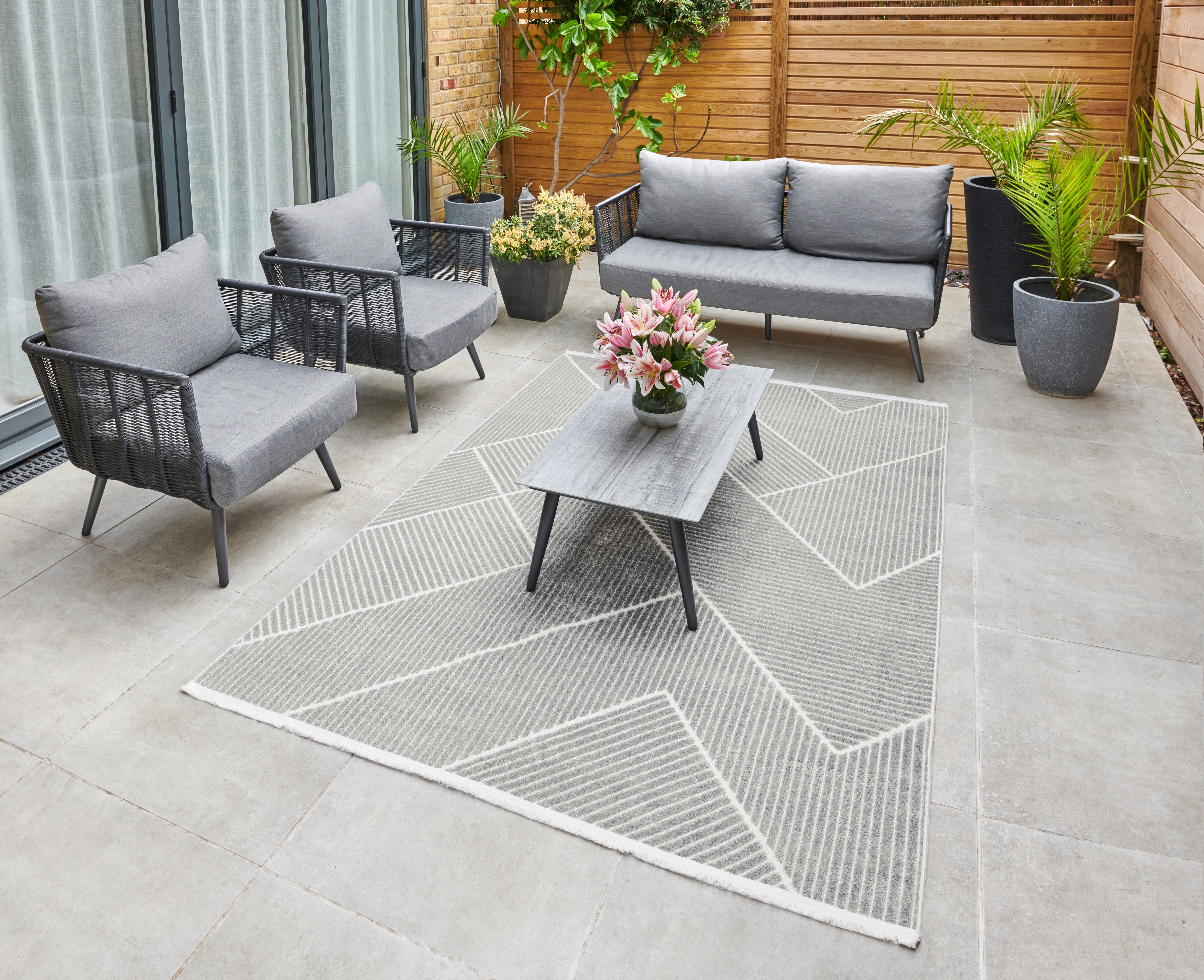 Concept Looms Jazz JAZ17 Silver Indoor/Outdoor Rug